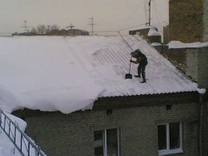 снег с_крыш